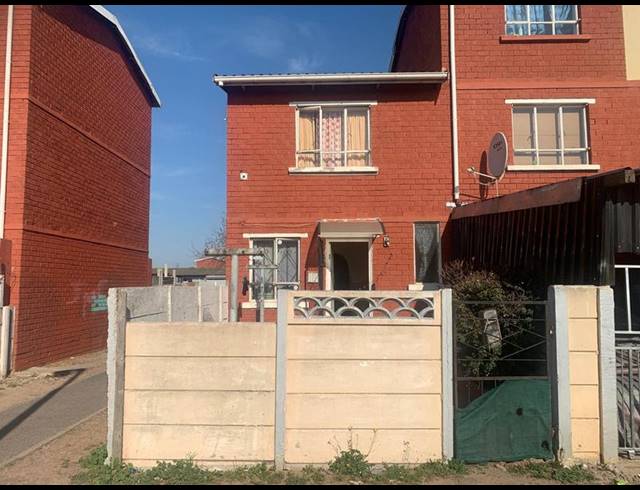 2 BEDROOM HOUSE FOR SALE IN WOODLANDS